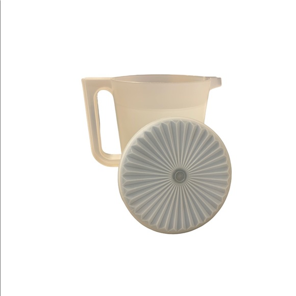 Vintage Tupperware Plastic Clear Juice Pitcher with Blue Push Button Lid - Picture 3 of 5